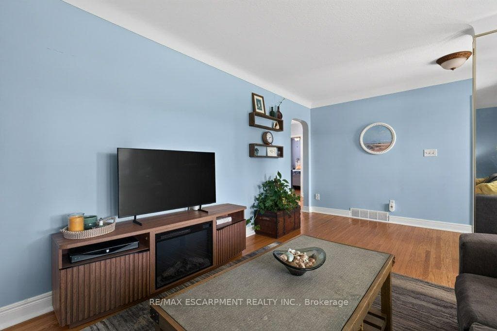 15 Roxanne Drive photo 6