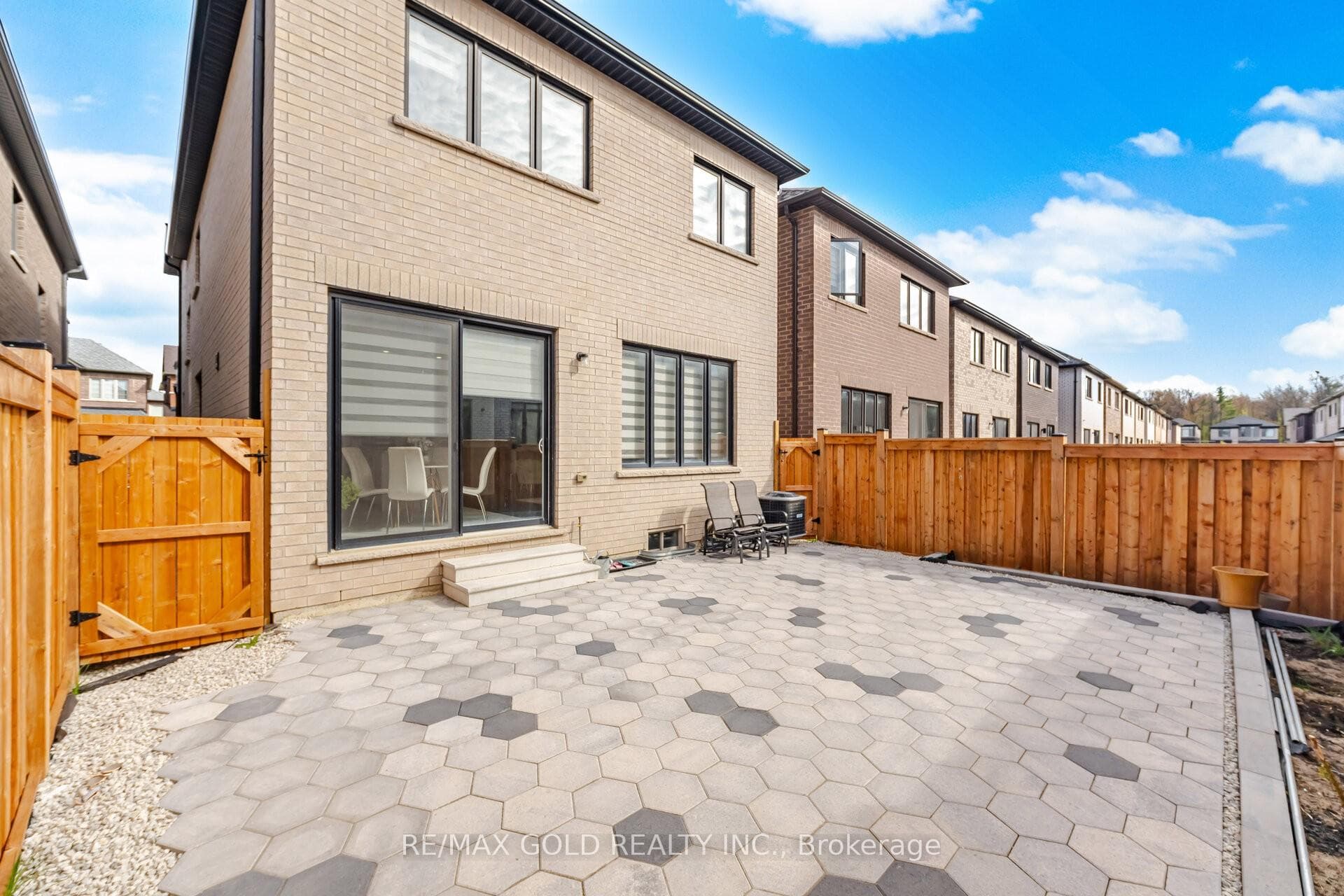 28 Calabria Drive photo 24