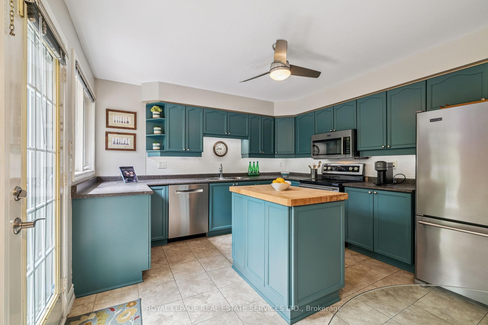 5186 Ravine Crescent photo 10
