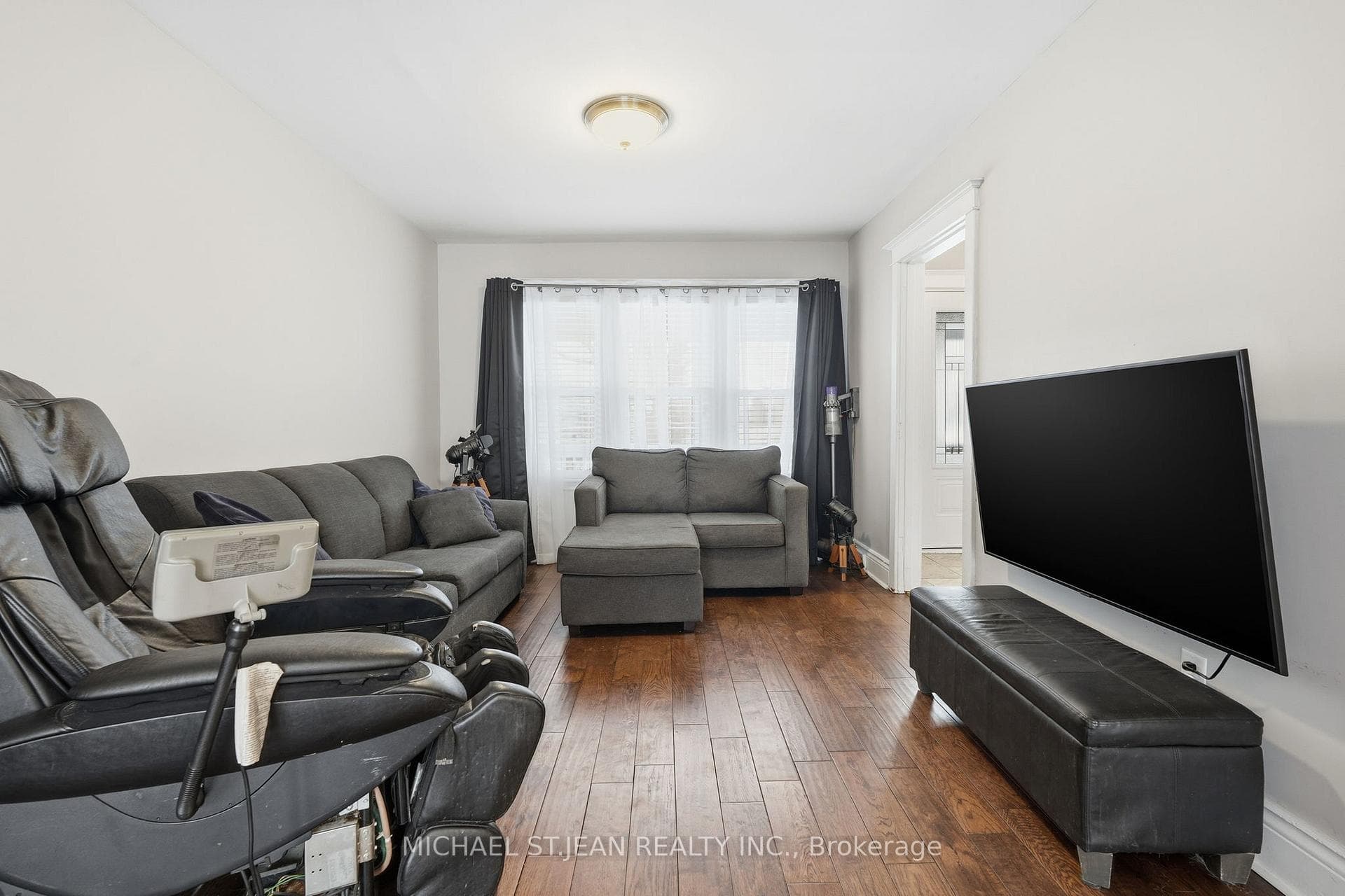 34 Balsam Avenue photo 9