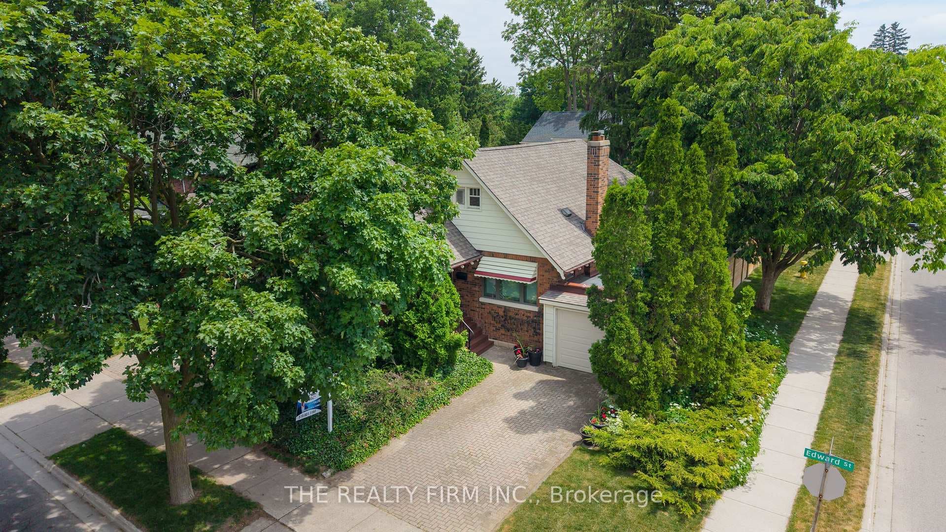 252 Edward Street photo 37