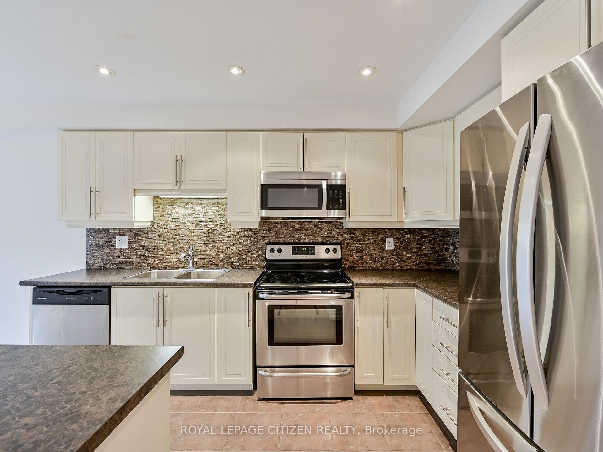 87 Chamomile Drive photo 10