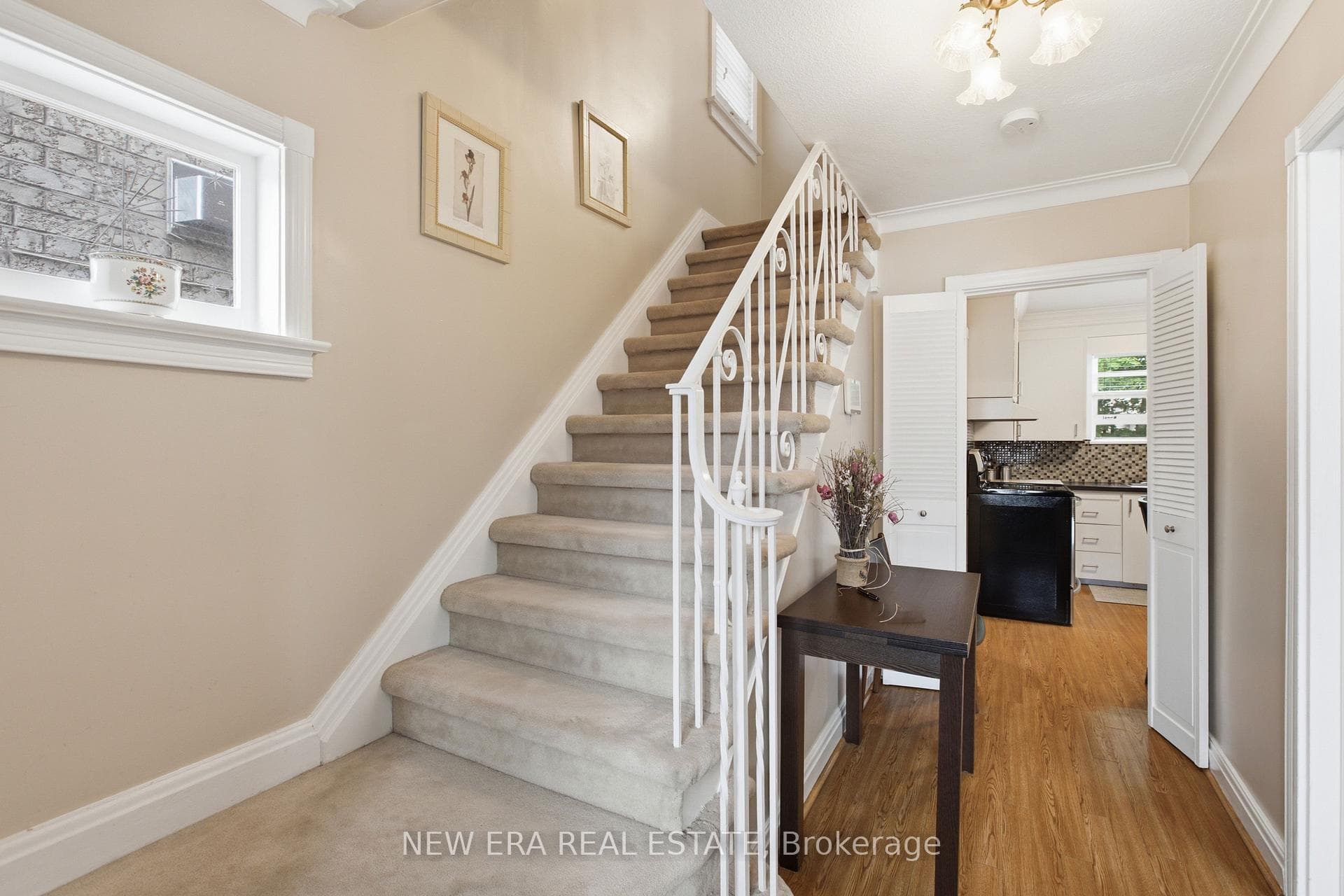 654 Bedford Park Avenue photo 17