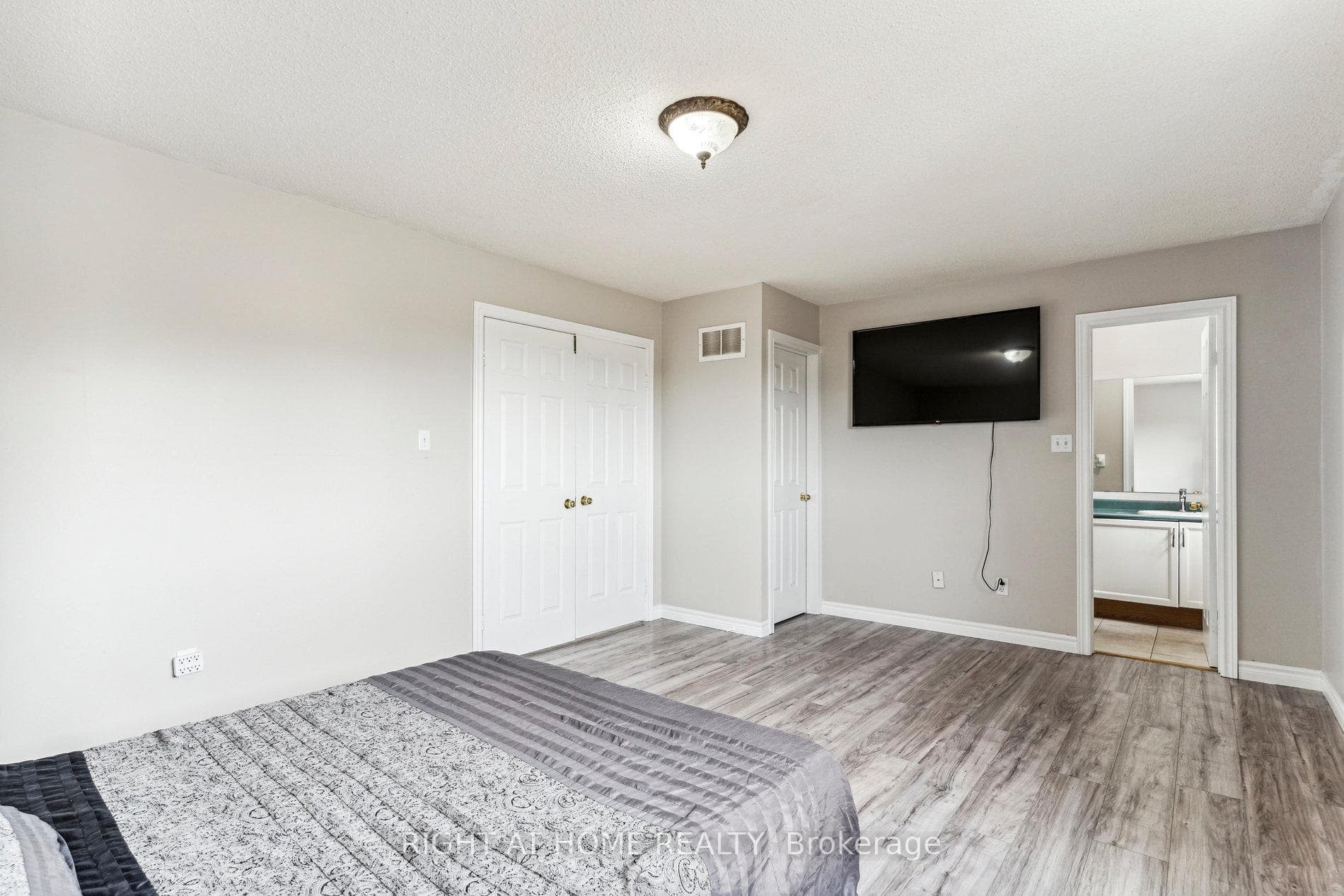 1117 Ashley Court photo 20