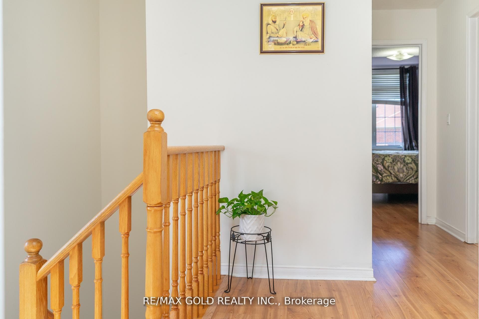 32 Rubysilver Drive photo 18