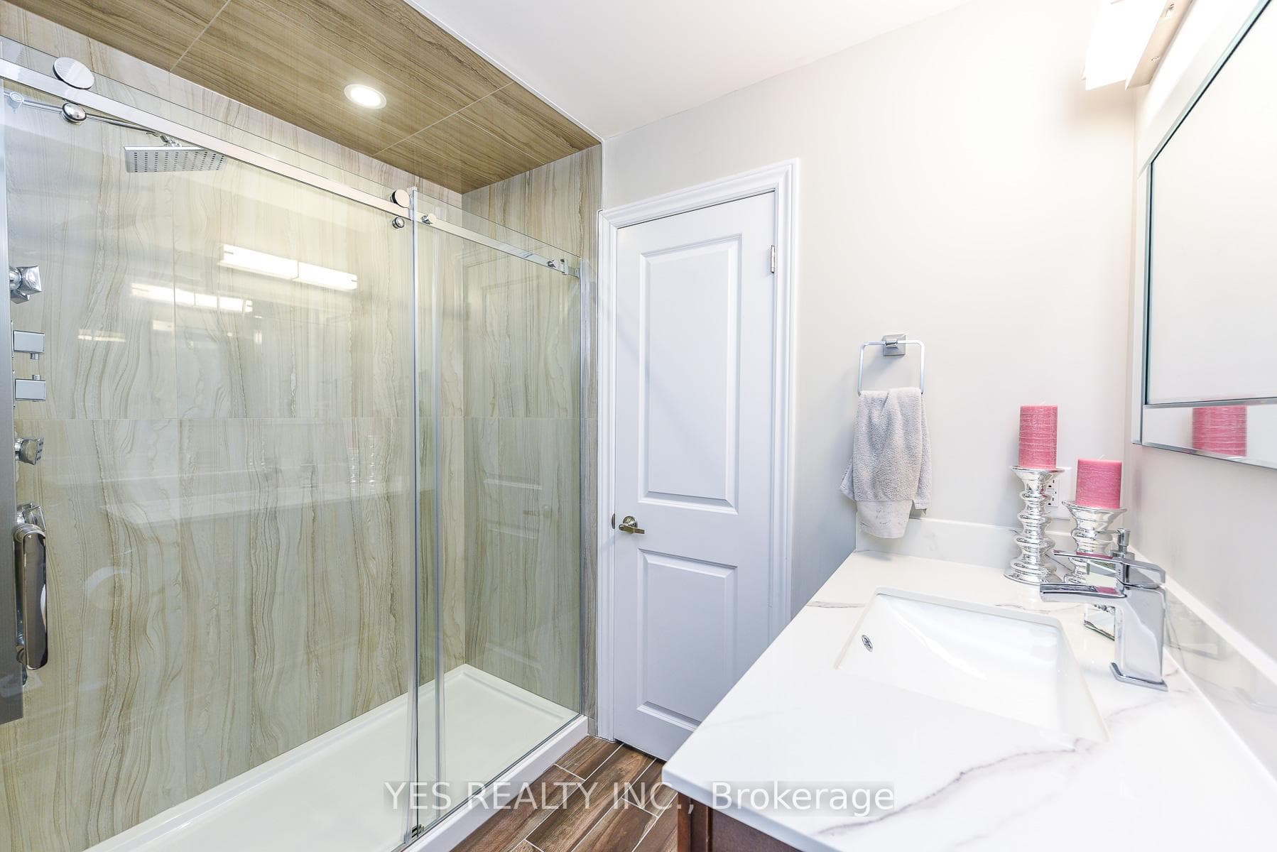 86 Quintette Close photo 46