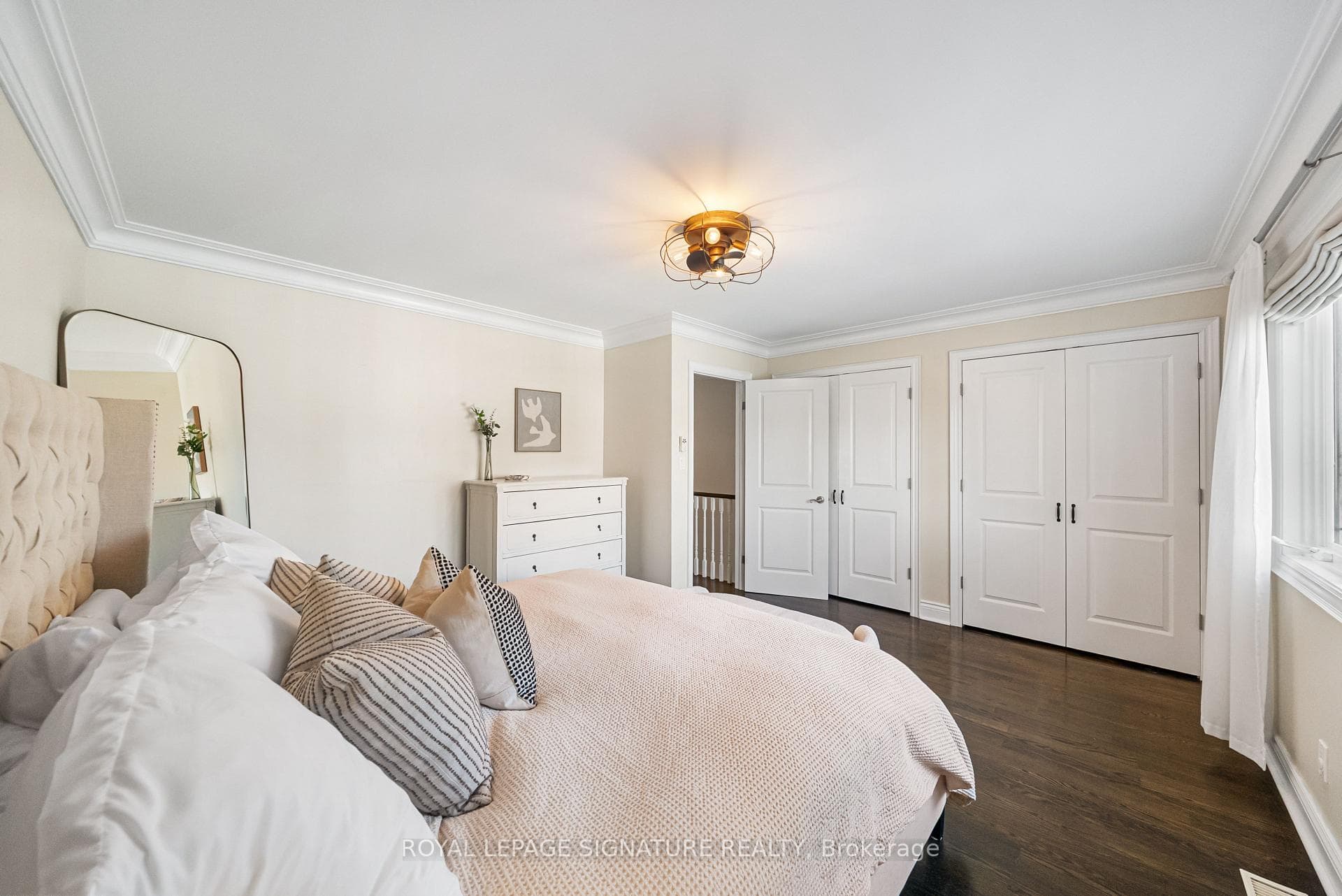 220 Westlake Avenue photo 26