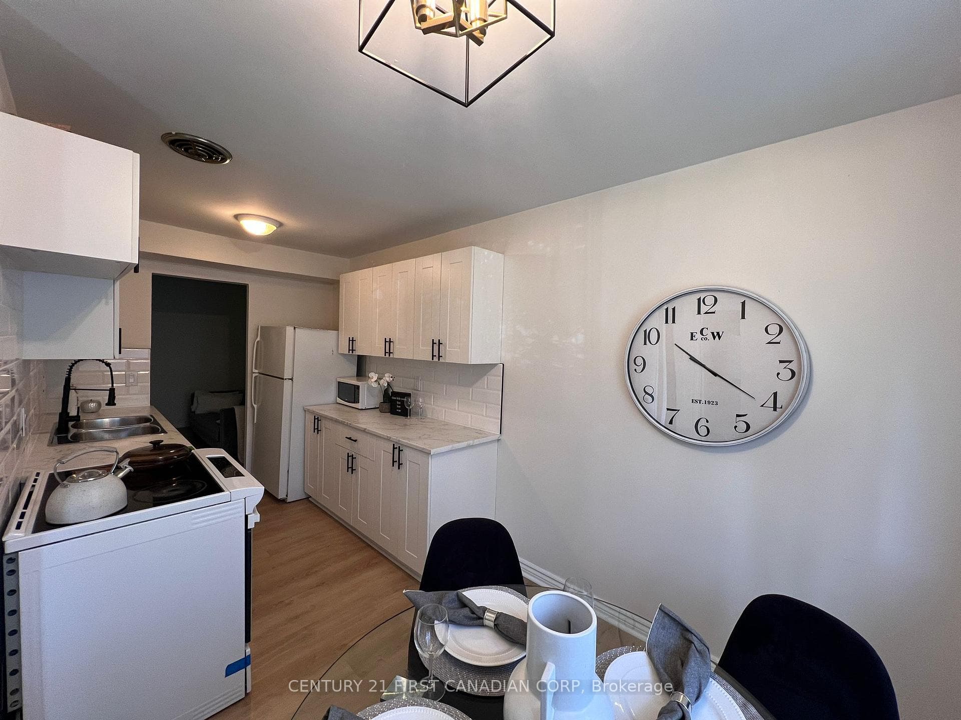 189 Boullee Street Unit 18 photo 12