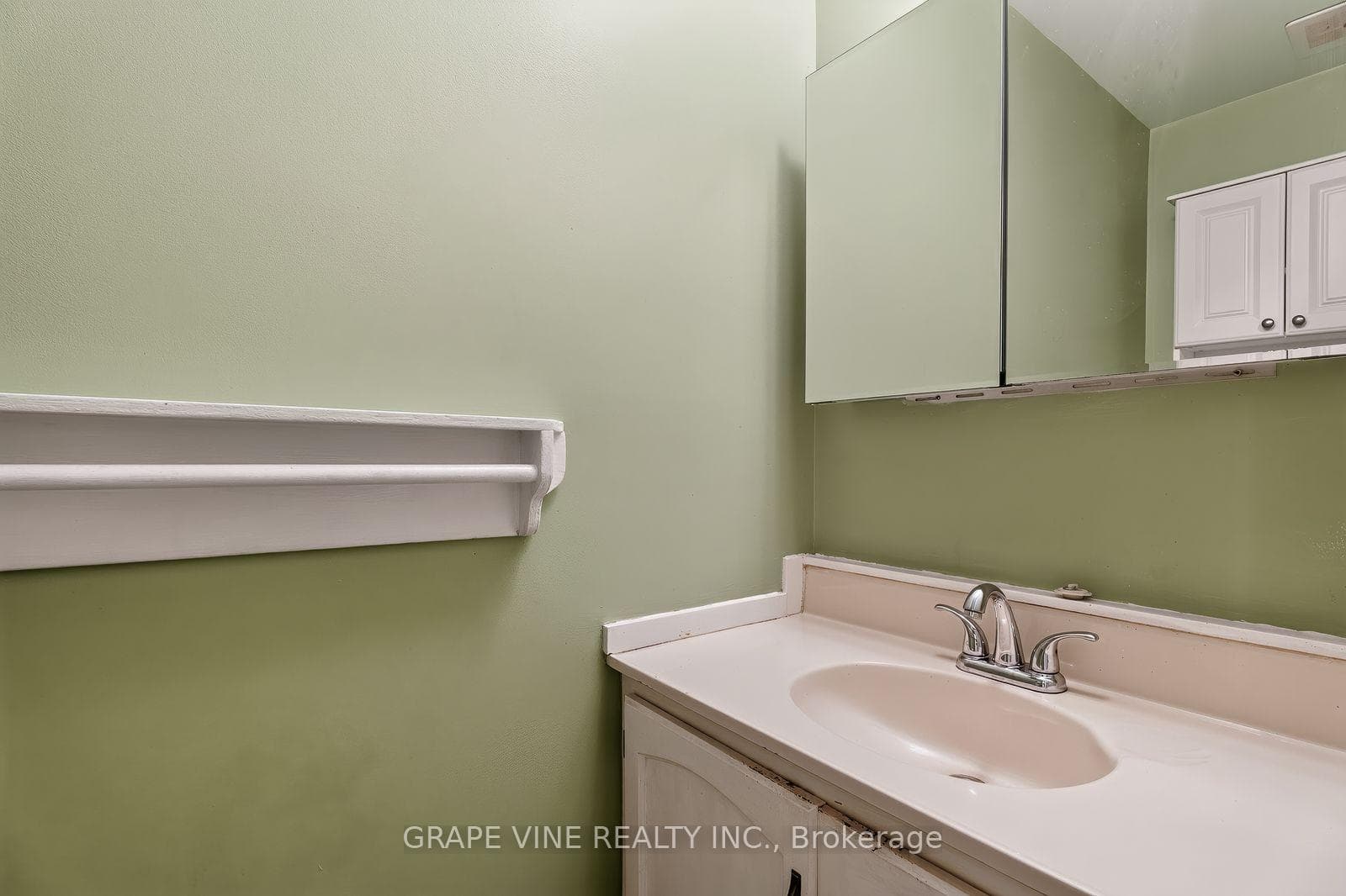 108 Fieldgate Drive photo 5