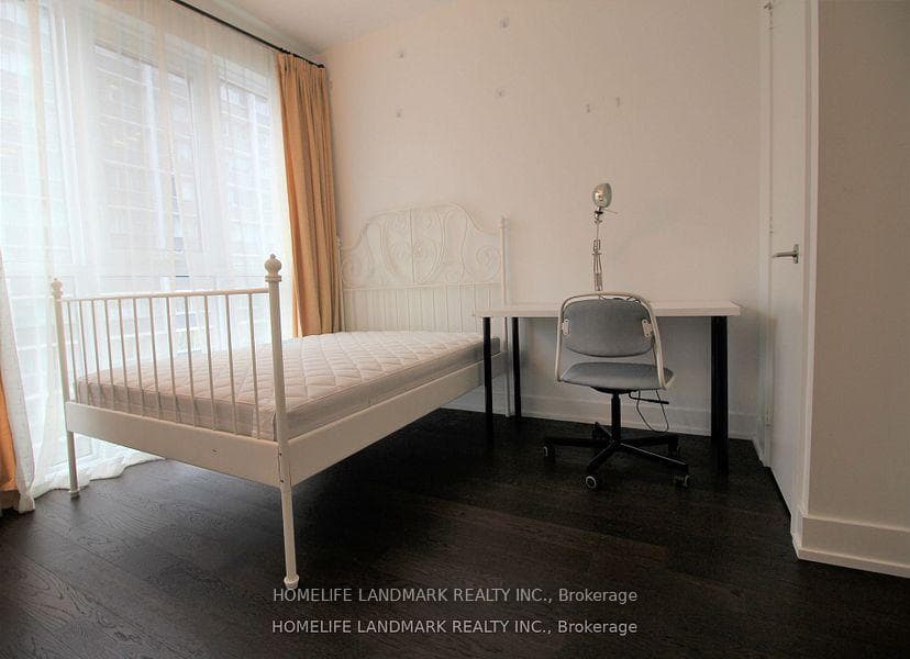 7 Grenville Street Unit 1107 photo 2