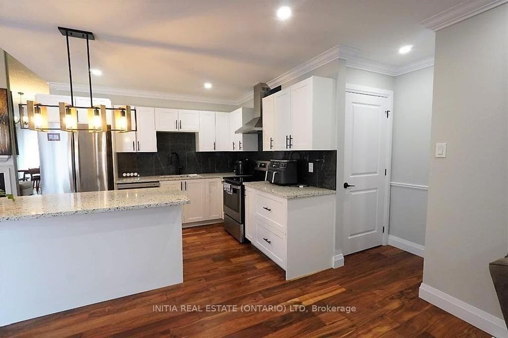 60 Fiddlers Green Road Unit 36 photo 3