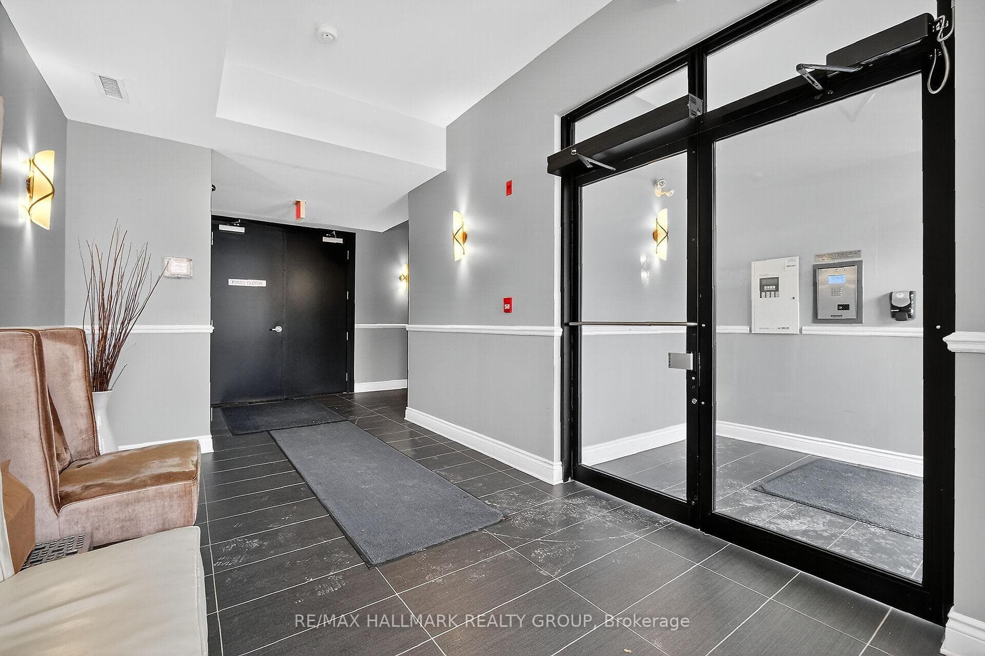 682 Churchill Avenue Unit 210 photo 18