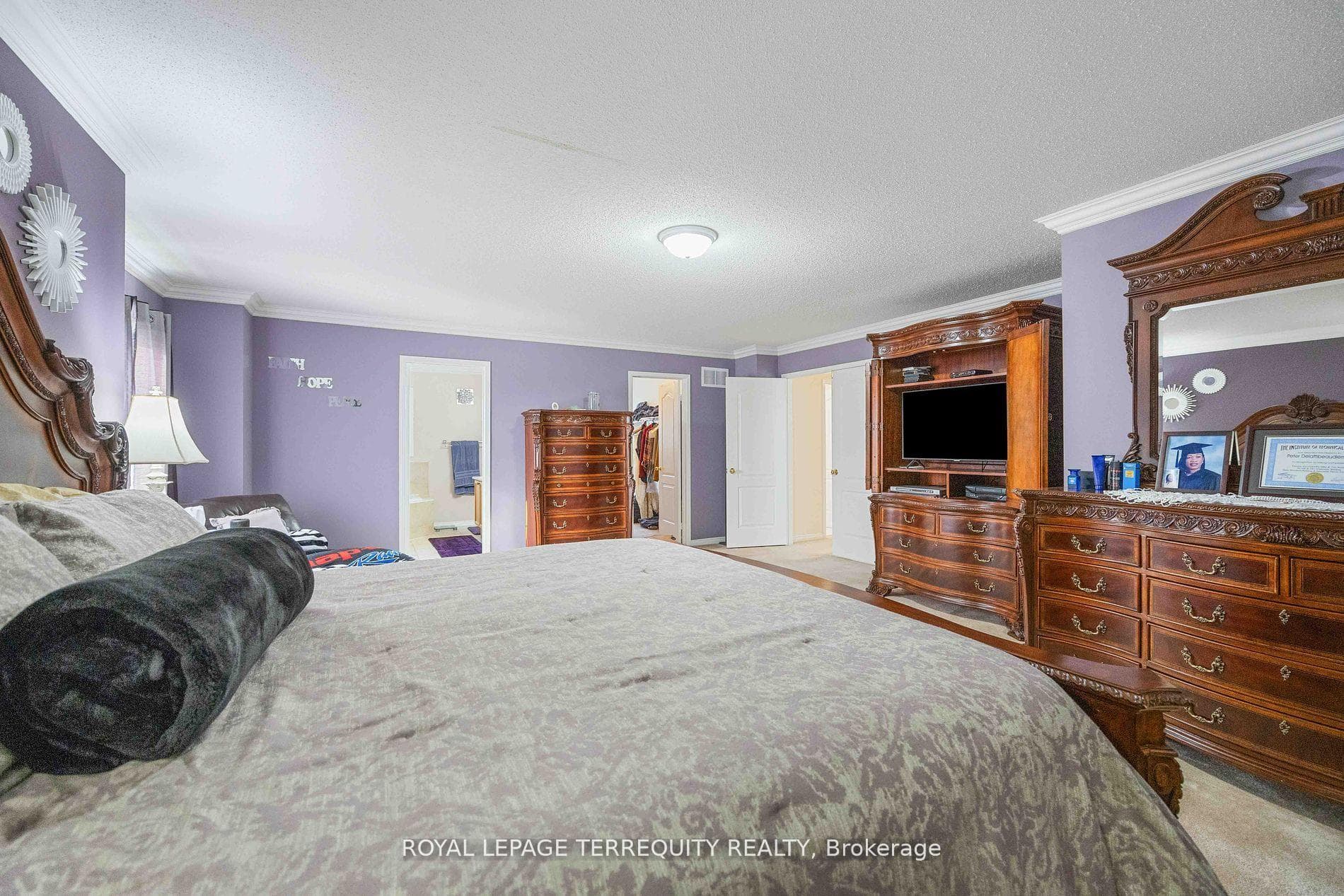 32 Seward Crescent Unit Main photo 37