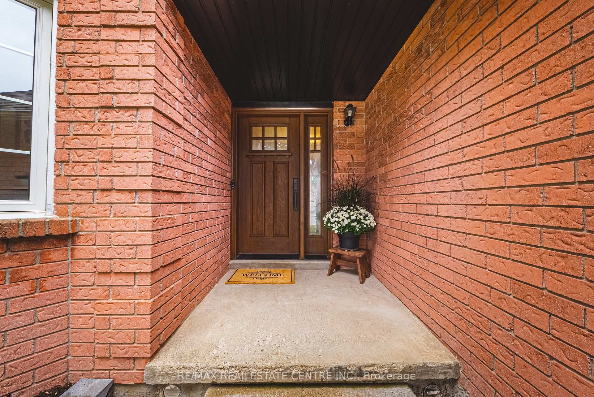 35 Cowan Boulevard photo 2