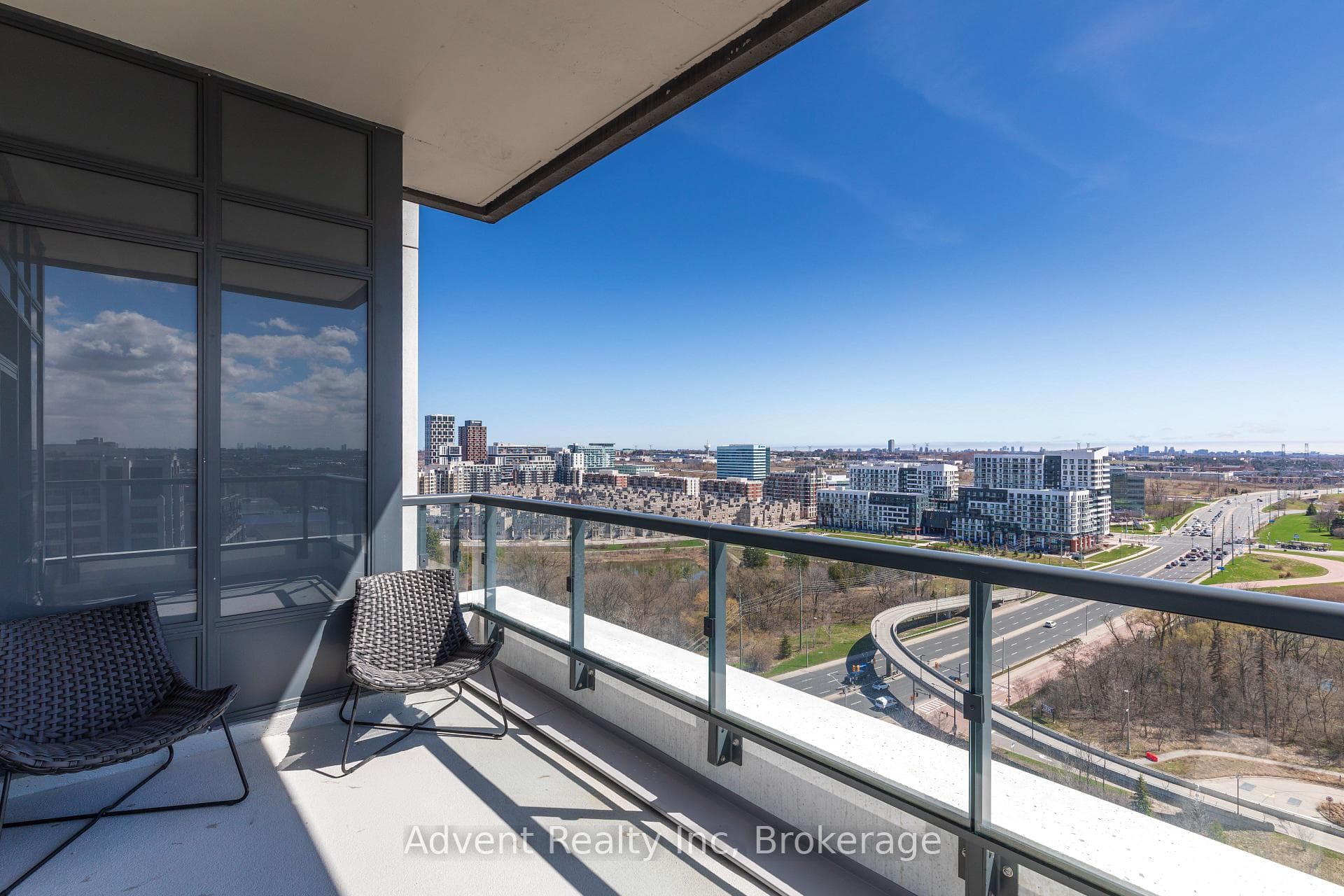 8 Cedarland Drive Unit PH02 photo 12
