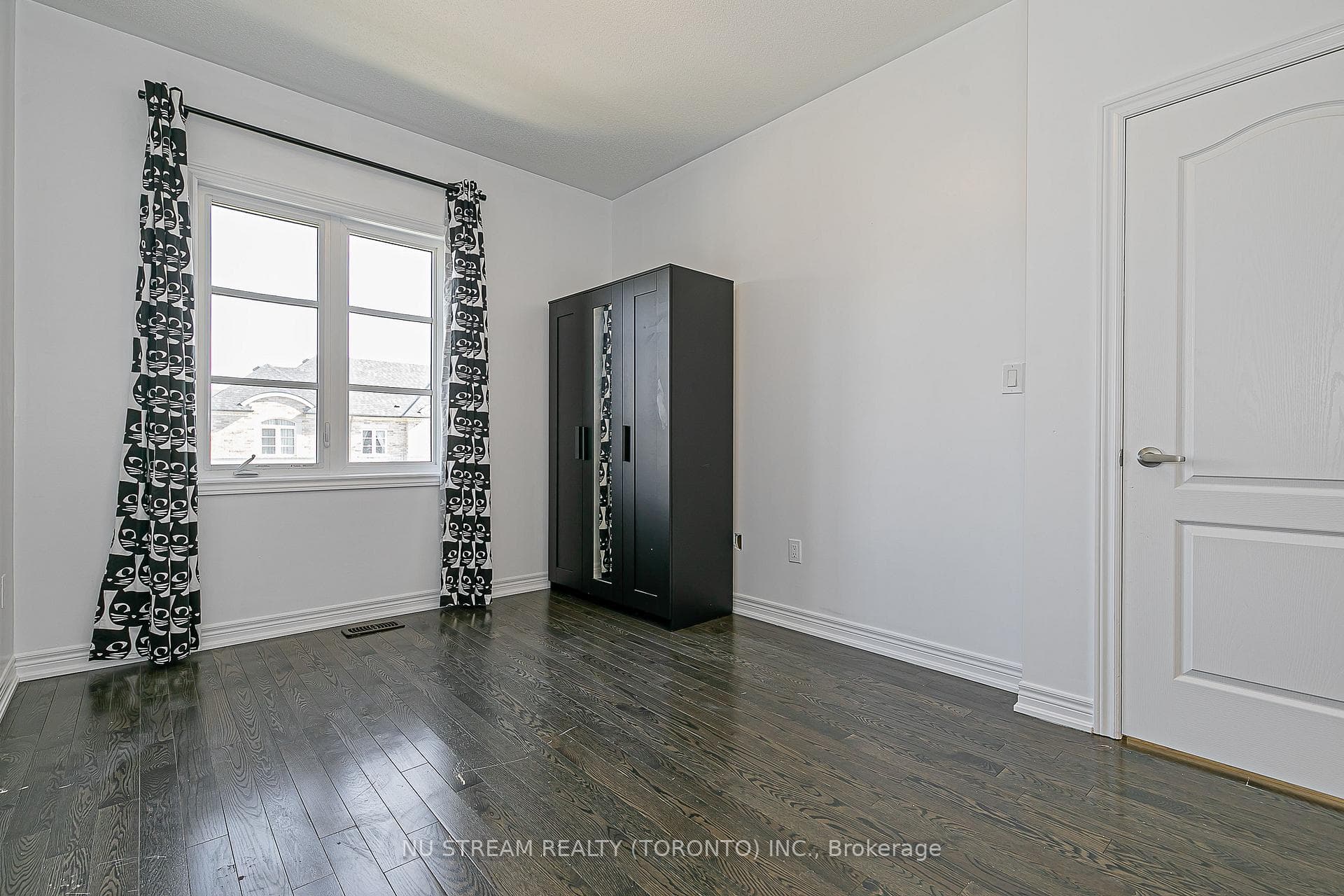 194 Paradelle Drive photo 34