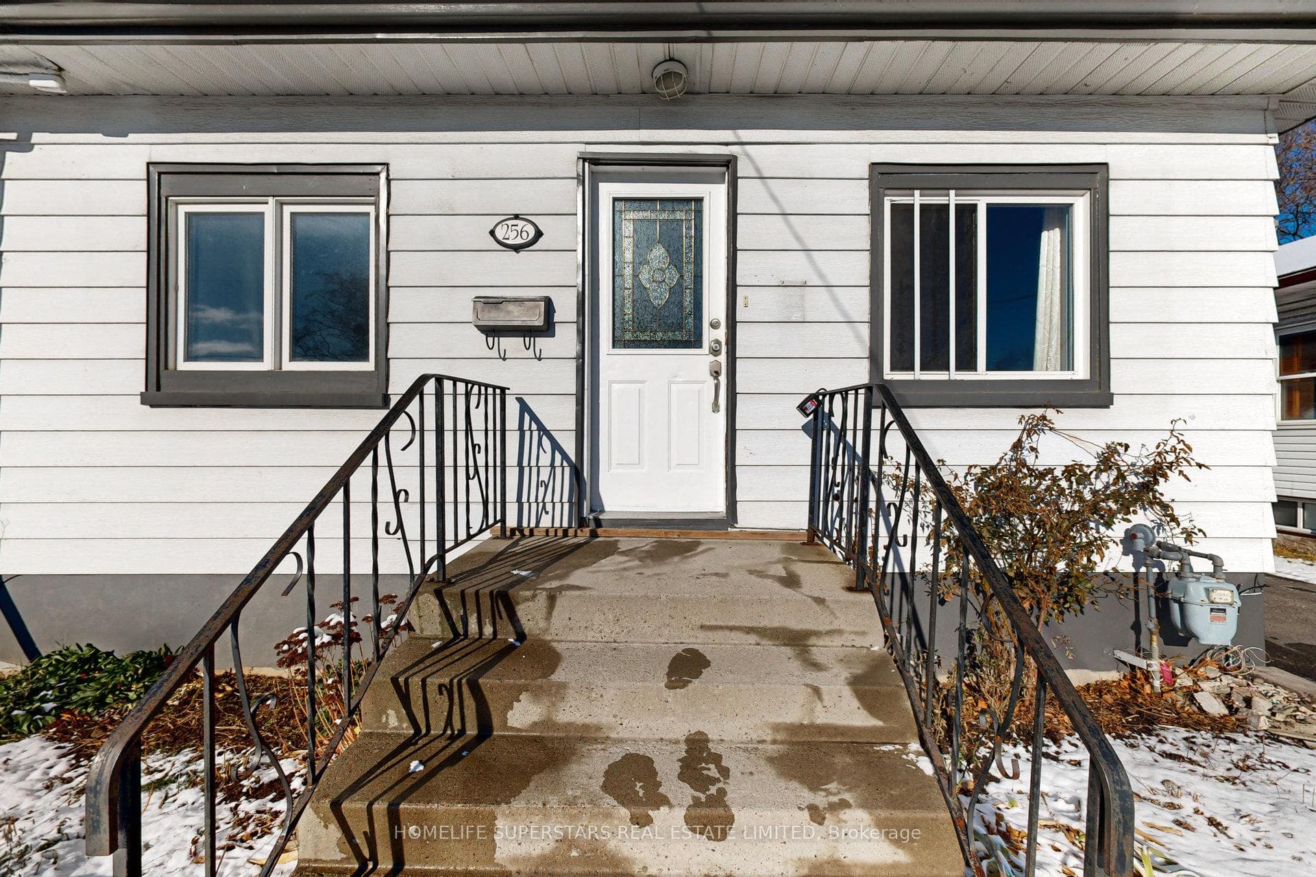 256 Annis Street photo 3