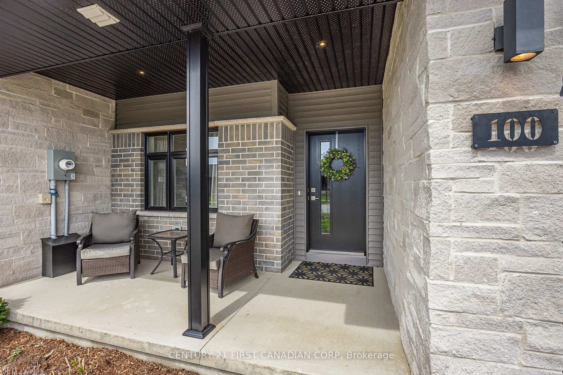 100 Rowe Avenue photo 7