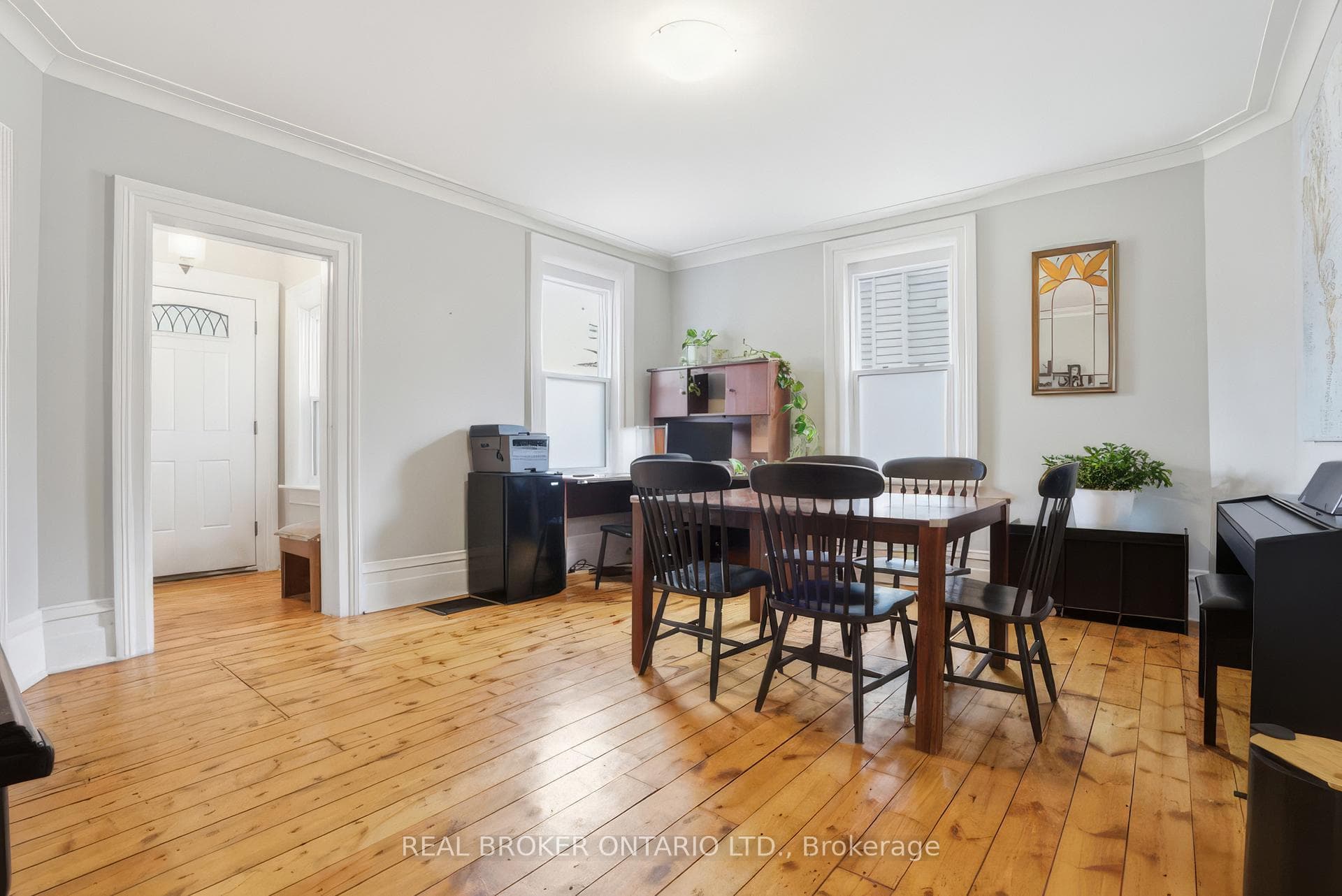 82 Bond Street photo 35
