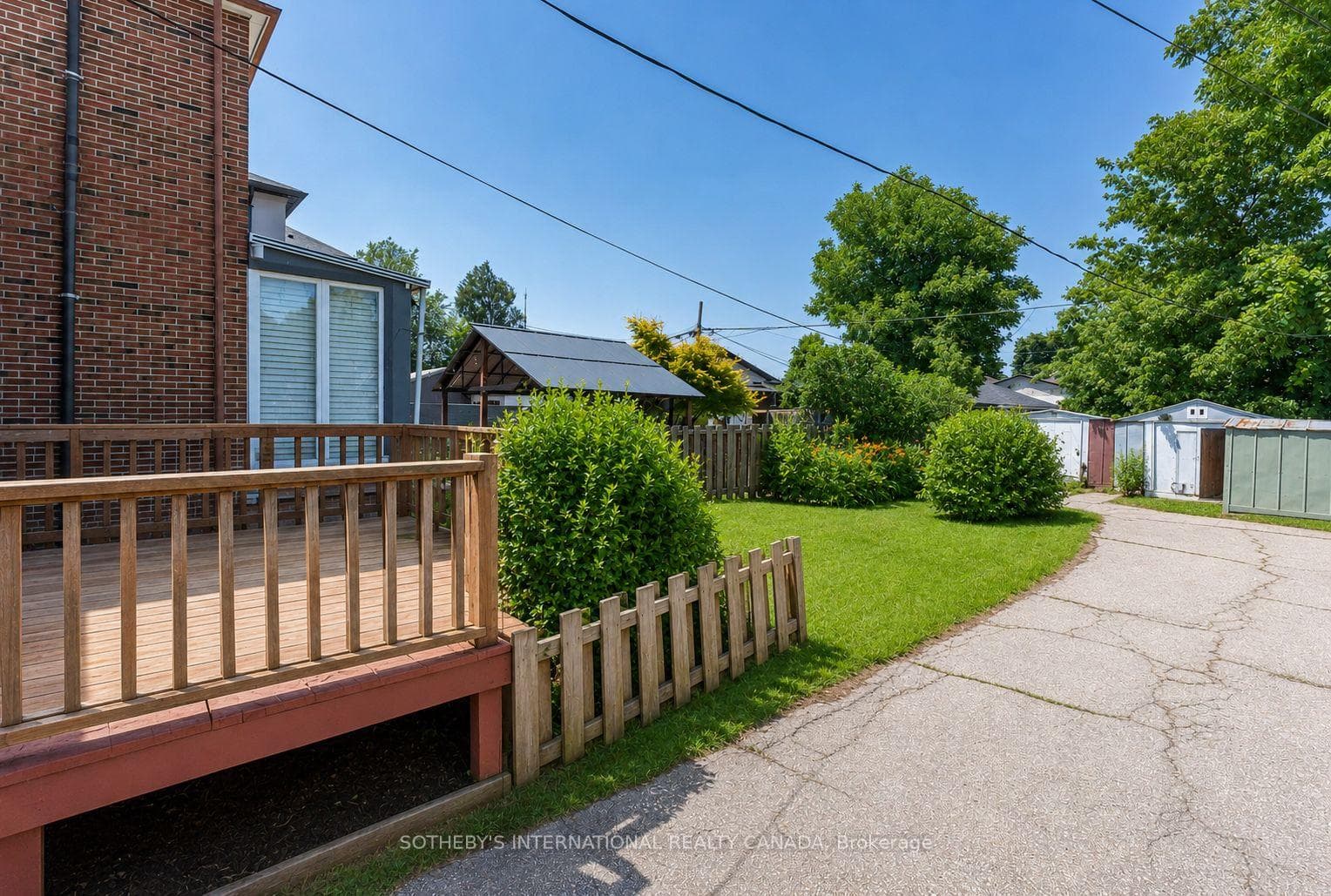4 Marshall Boulevard photo 7