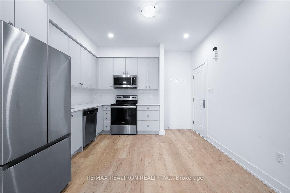 6 Sayers Lane Unit 17 photo 10