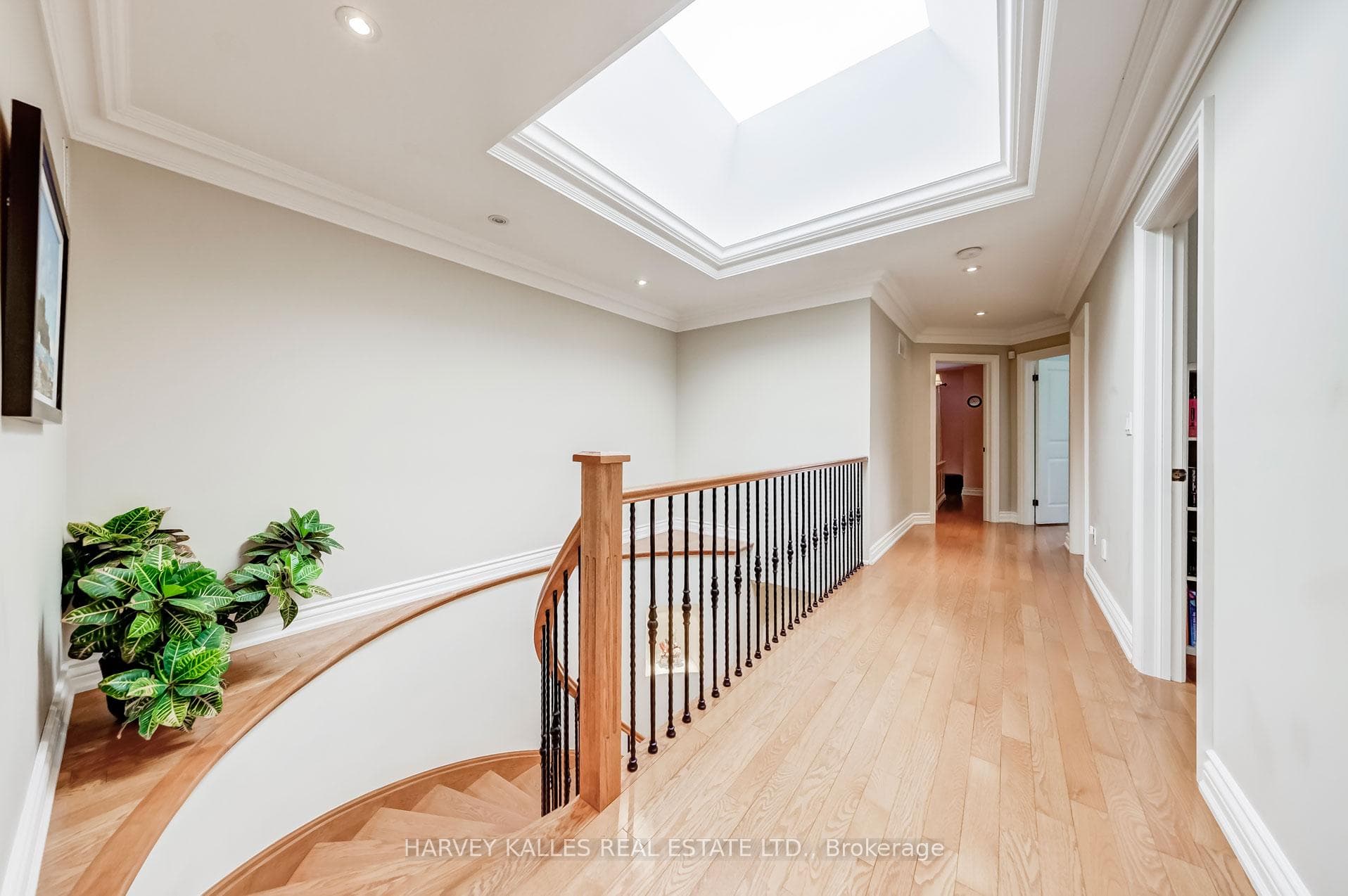 308B Hounslow Avenue photo 27