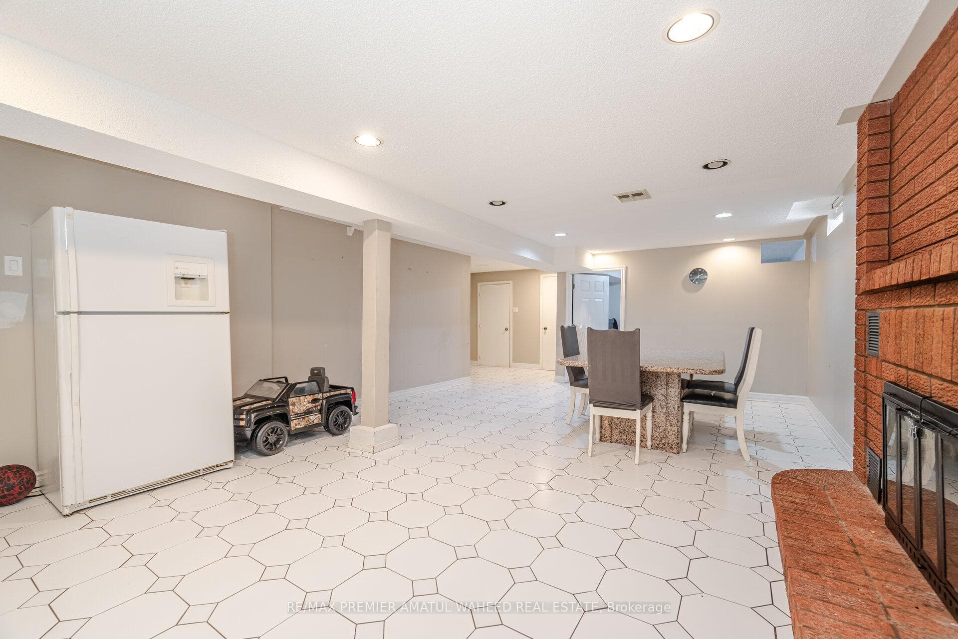 166 Killian Road photo 43