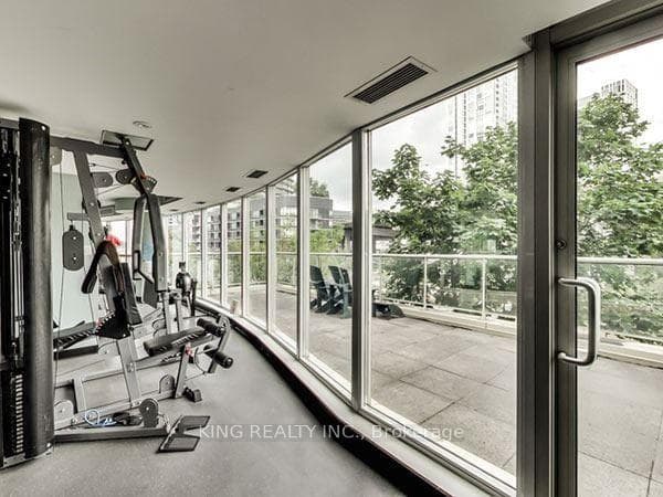 550 Queens Quay Unit 711 photo 13