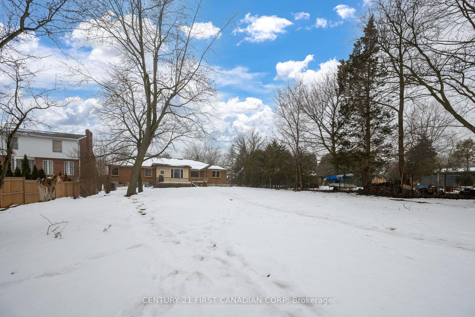 518 Upper Queen Street photo 30