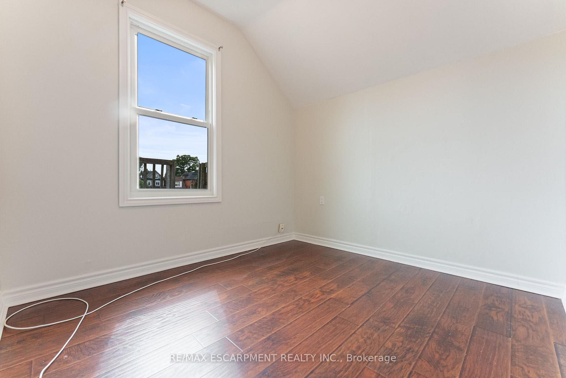 208 East Avenue photo 12
