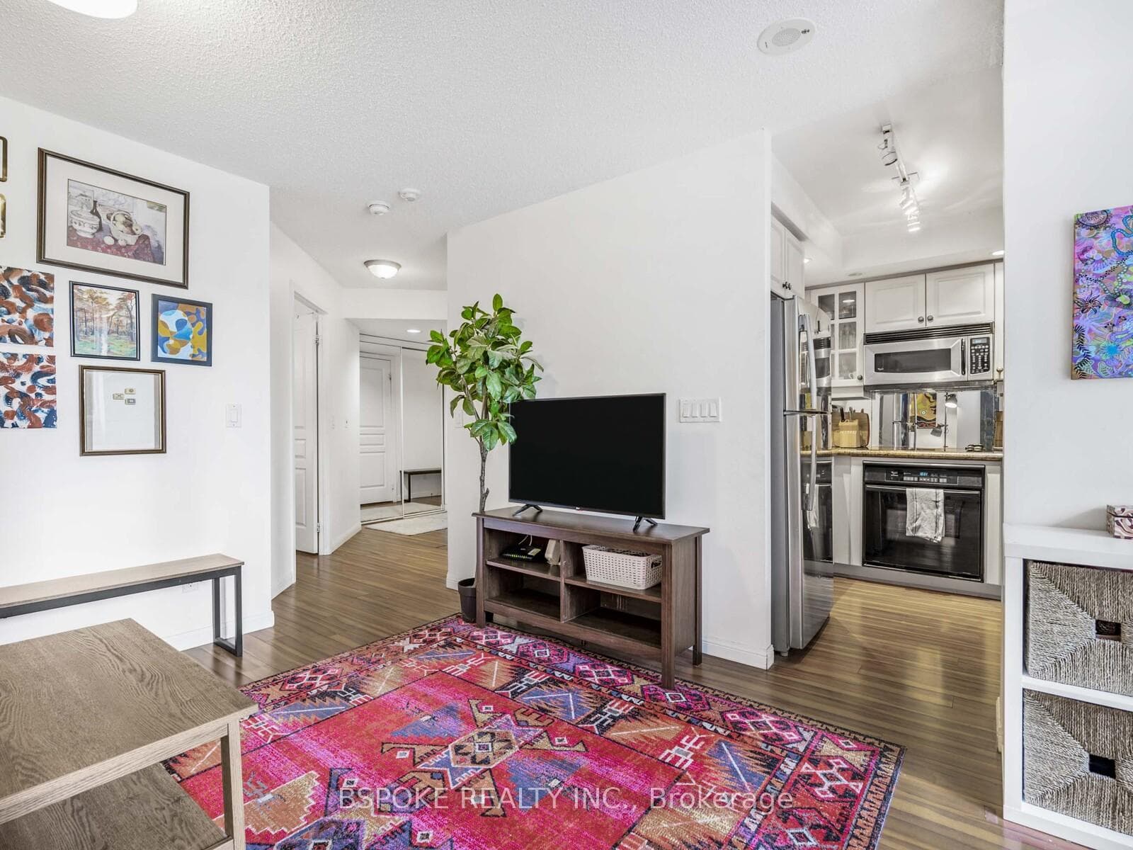 140 Simcoe Street Unit 304 photo 4