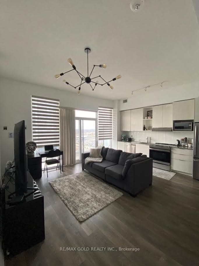 2520 Eglinton Avenue Unit 1404 photo 2