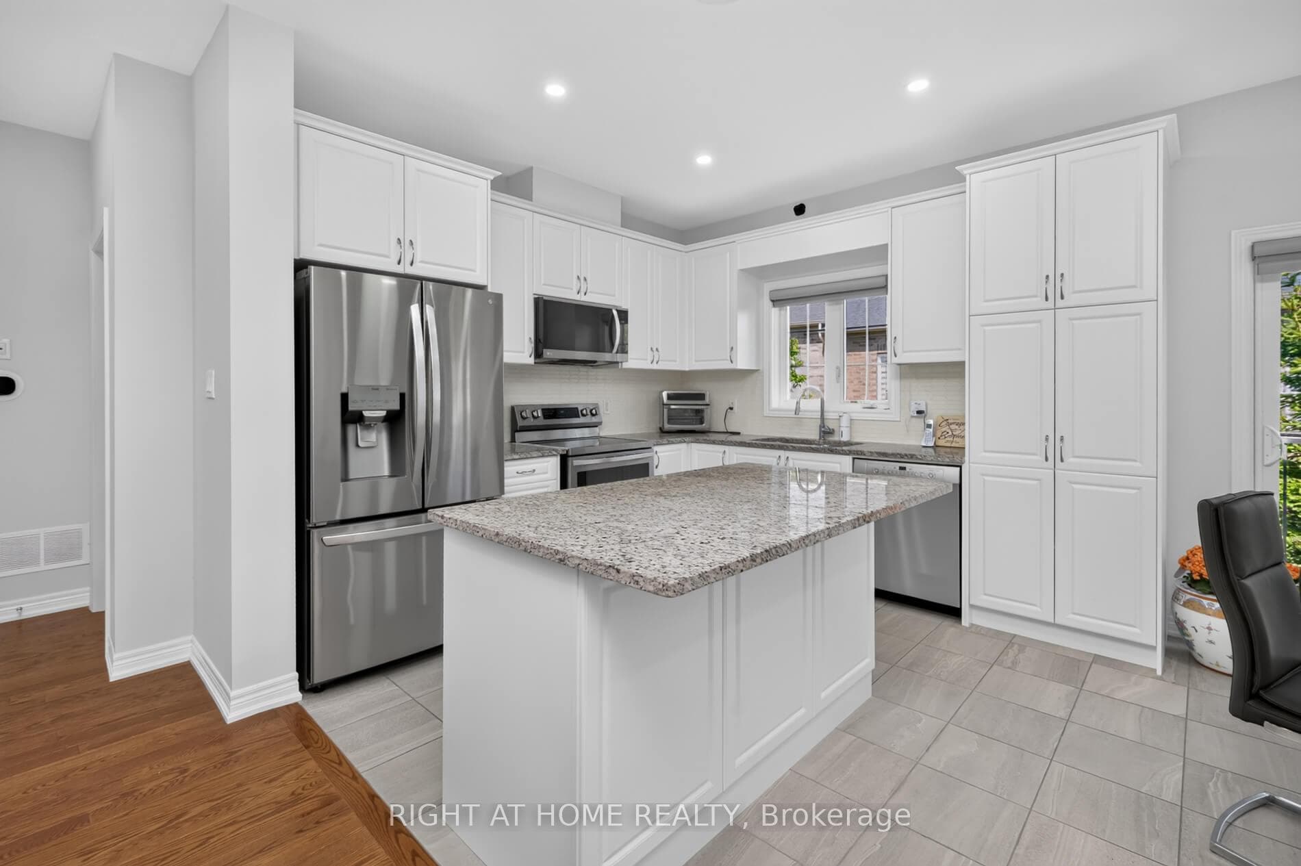 9 Tea Rose Drive photo 15