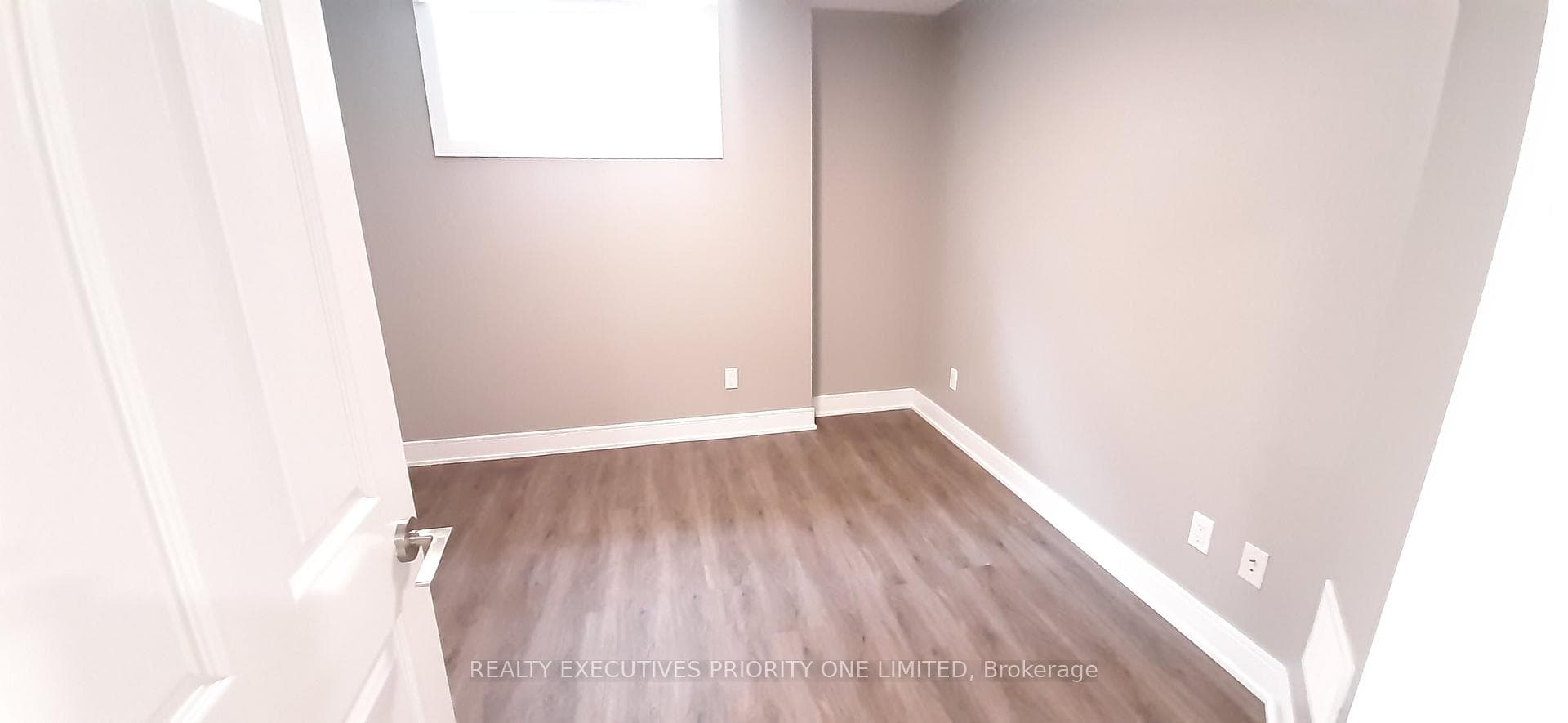 138 Day Avenue photo 7