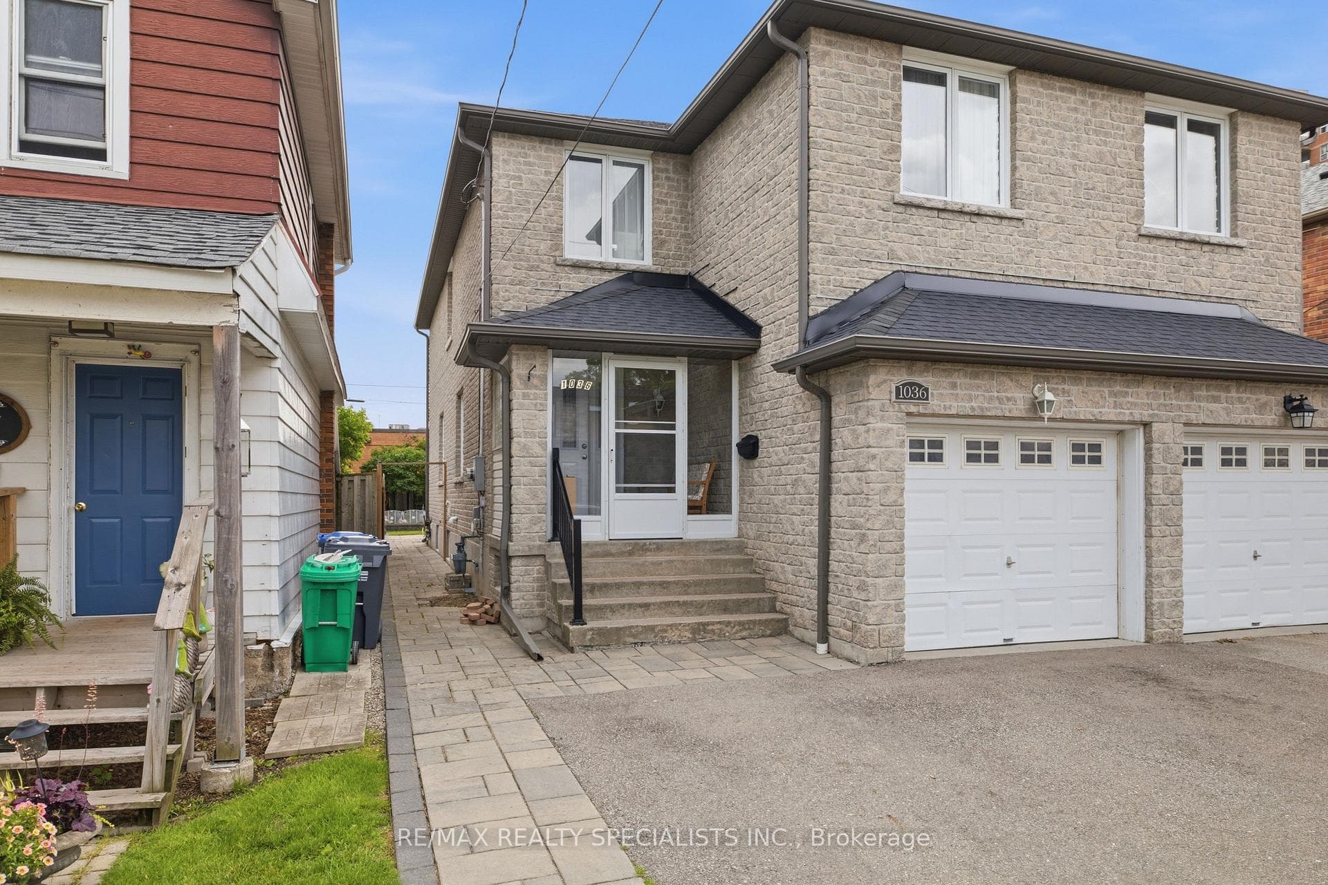 1036 Caven Street photo 2