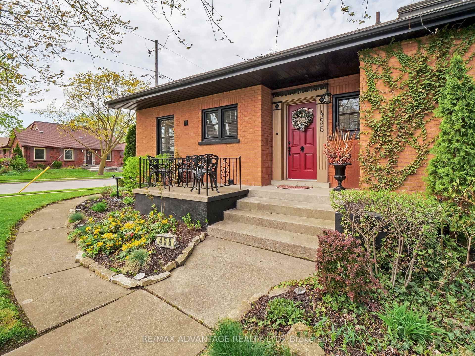 456 Base Line Road photo 4
