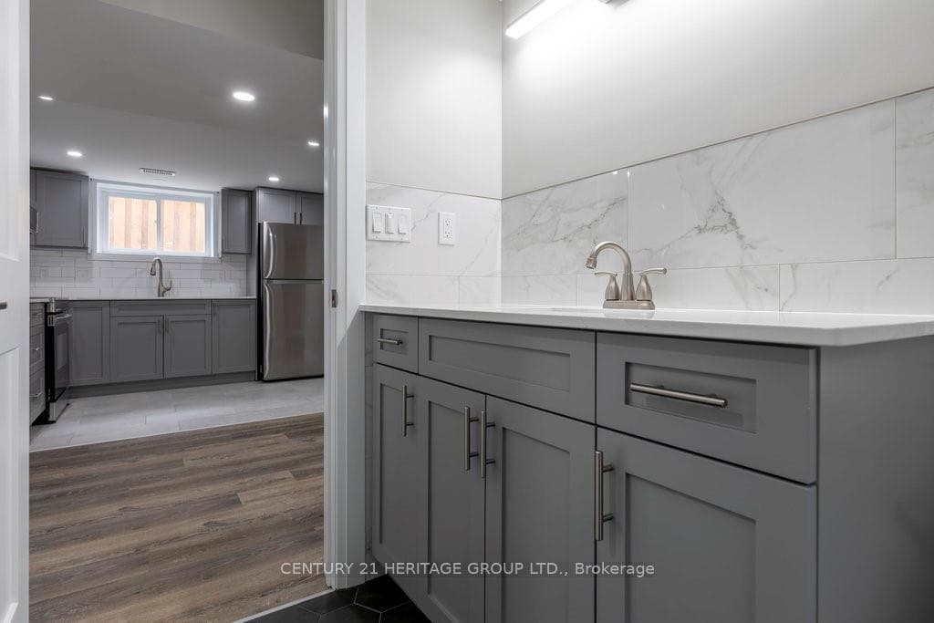 291 East 24th Street Unit Lower photo 19