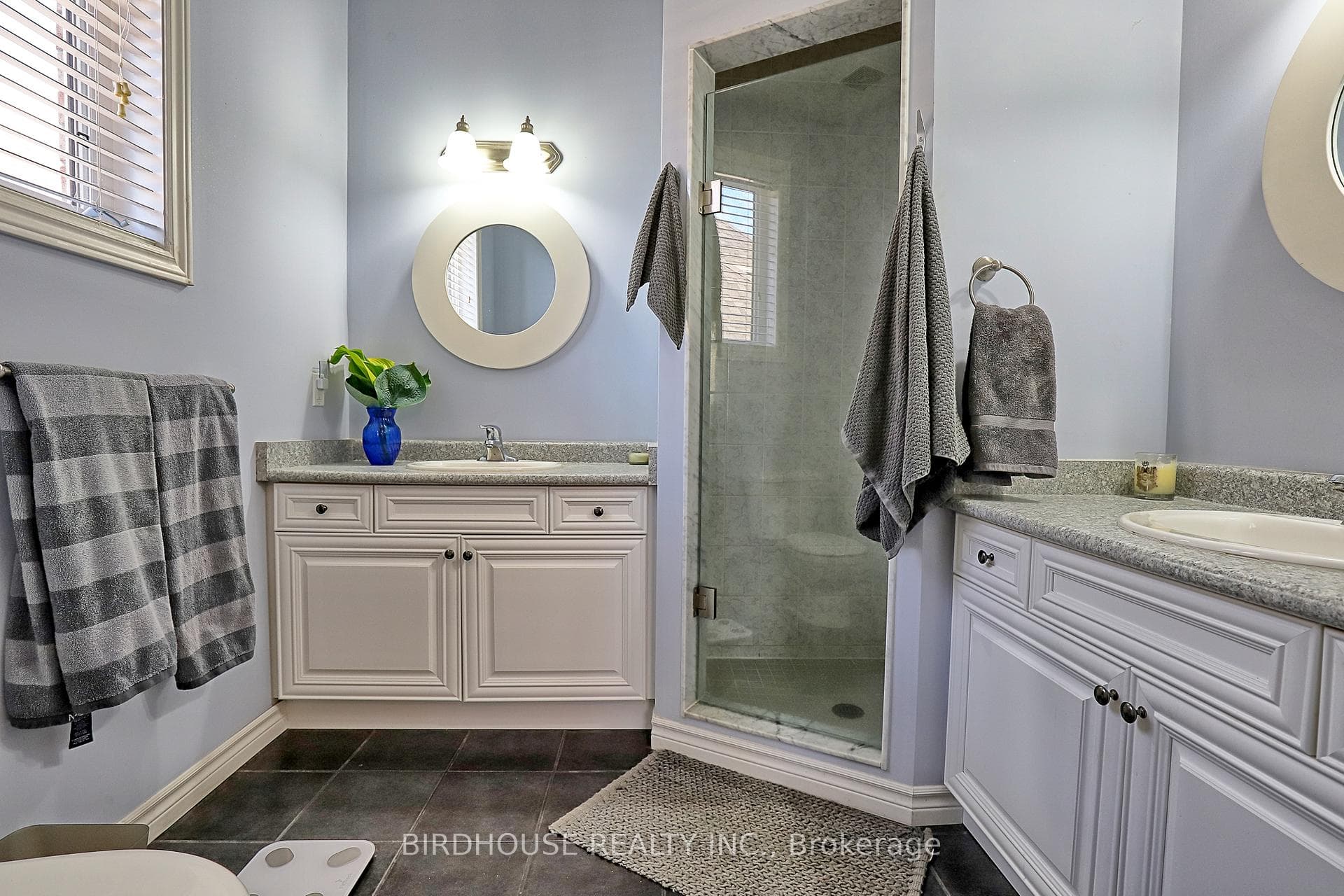 21 ELLIS Crescent photo 20