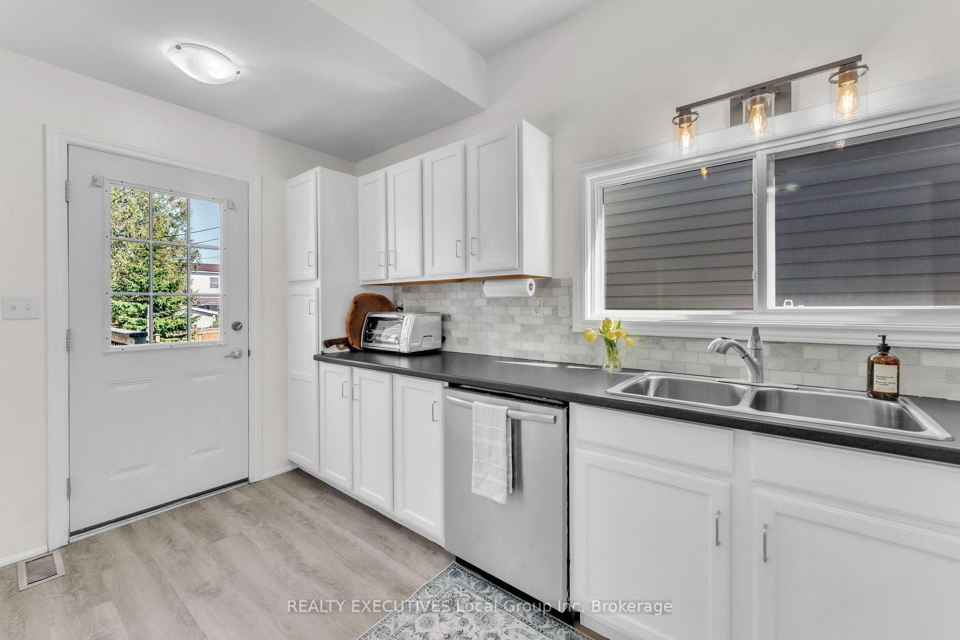 266 King Street photo 11