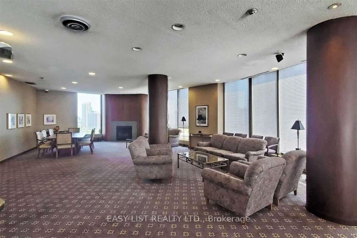 1055 Bay Street Unit 1916 photo 16