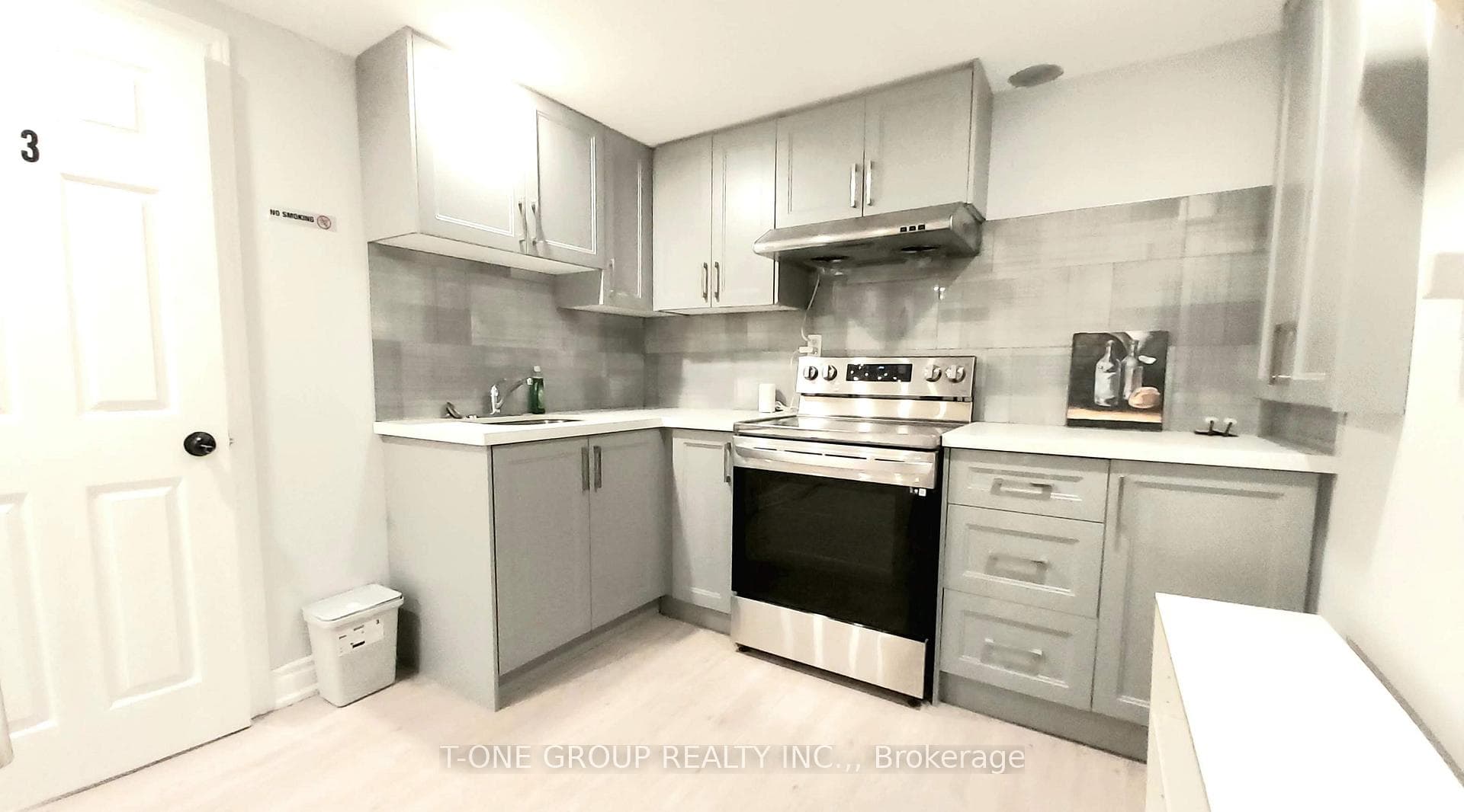 41 Holcolm Road Unit Lower photo 2