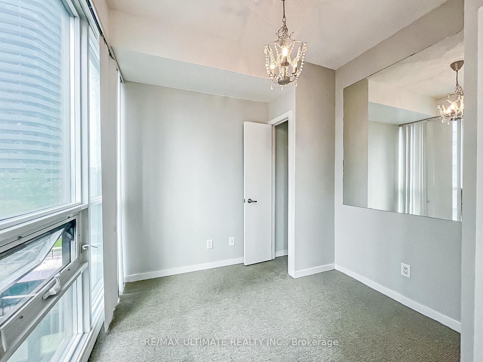 65 BREMNER Boulevard Unit 1101 photo 20
