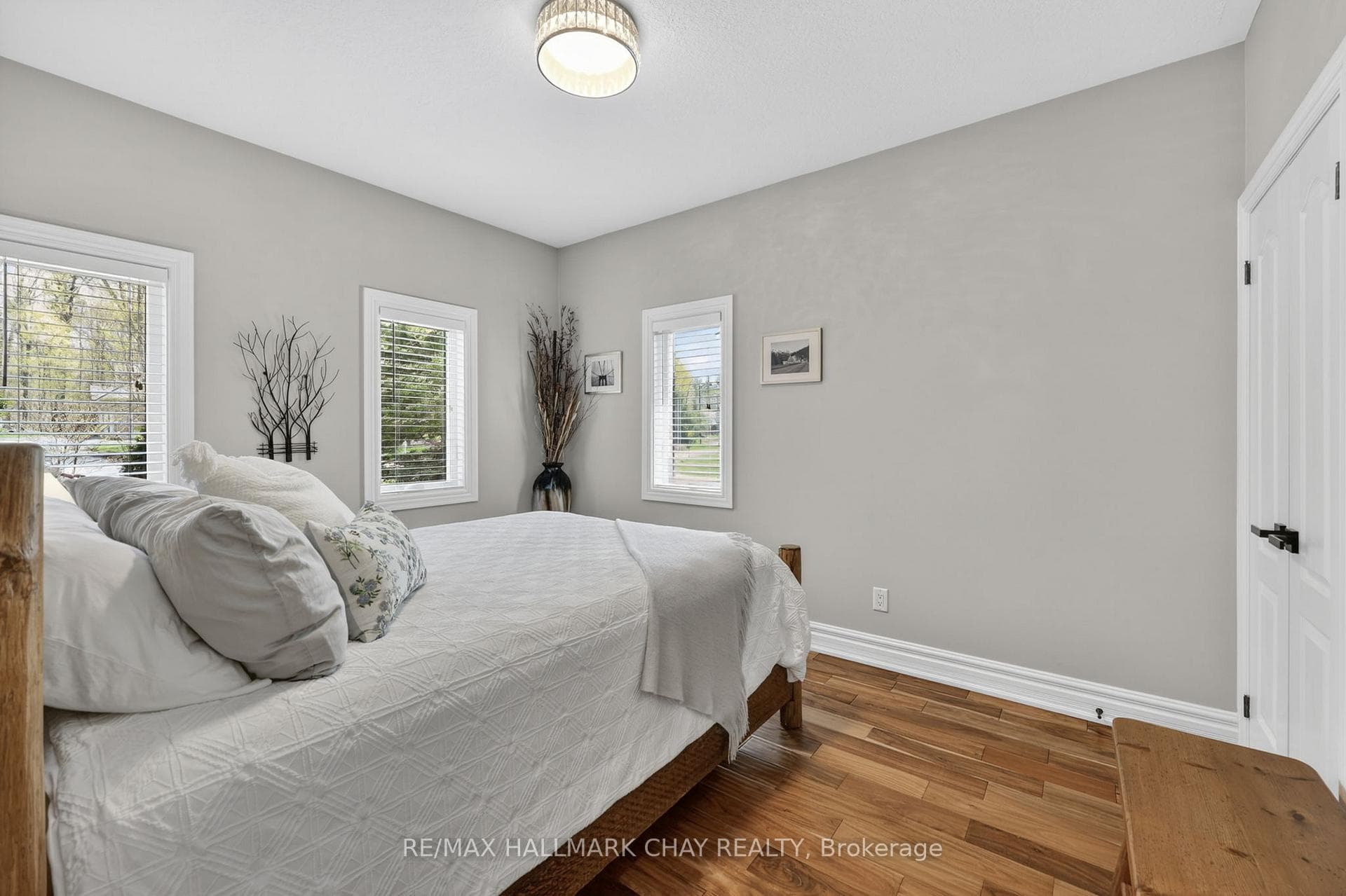 25 Laddie Lane photo 23