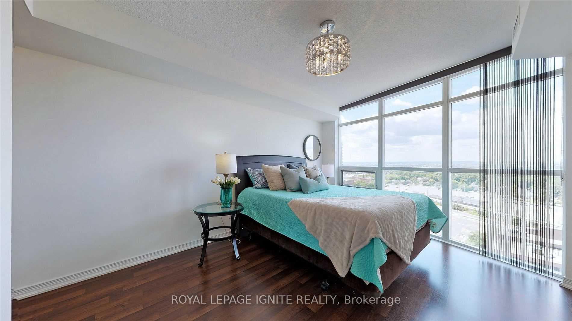 9 George Street Unit 1802 photo 21