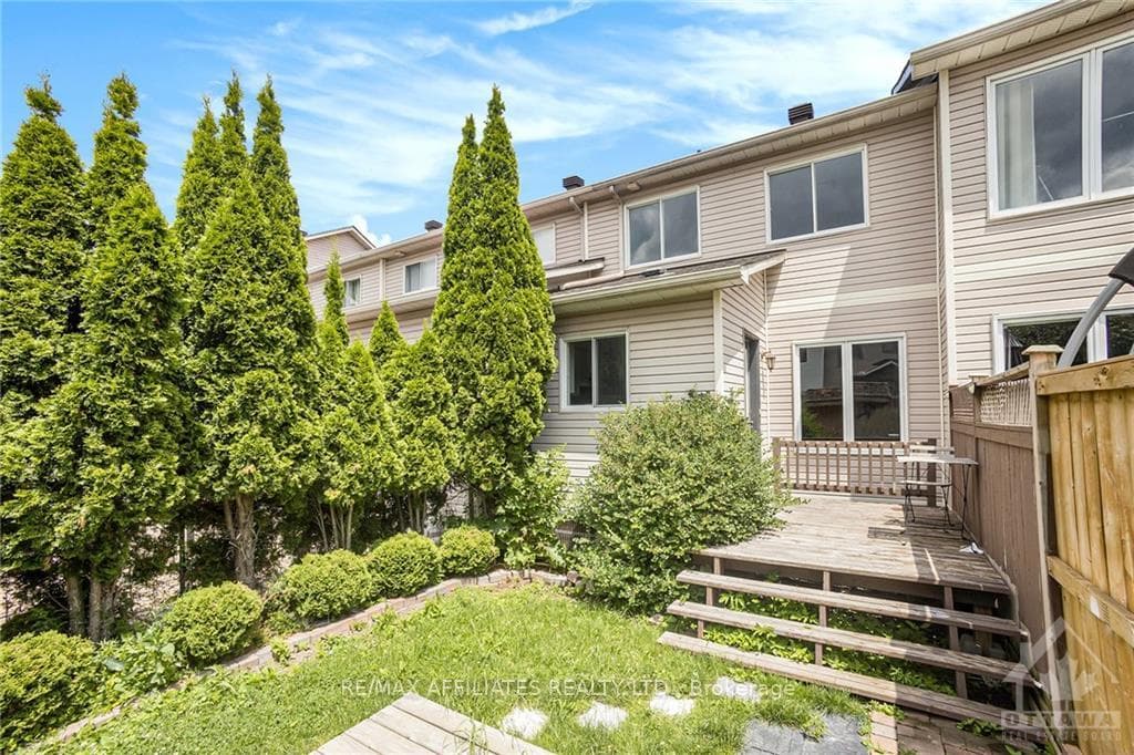34 WITTINGHAM Drive photo 20