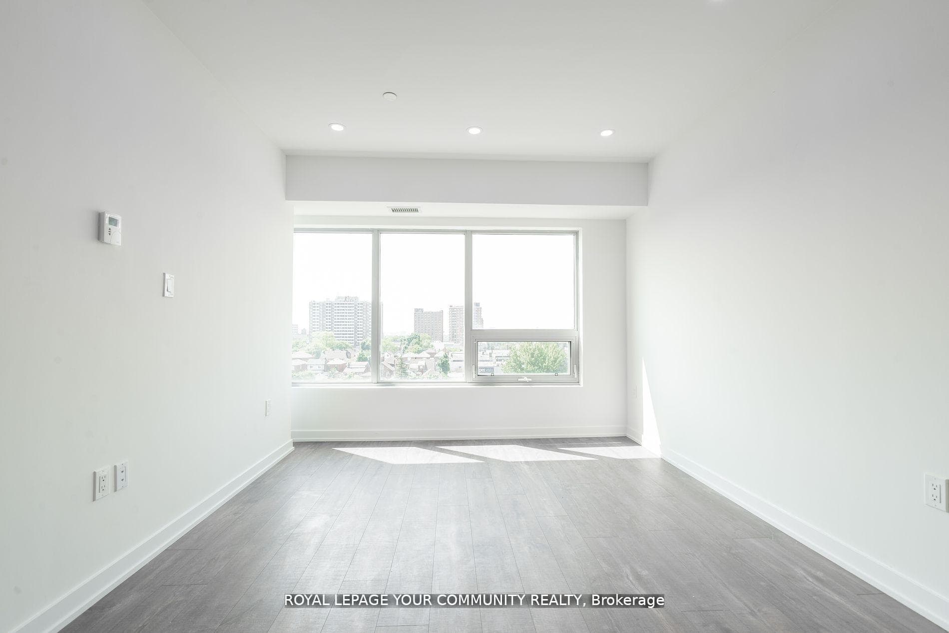 2433 Dufferin Street Unit 803 photo 32