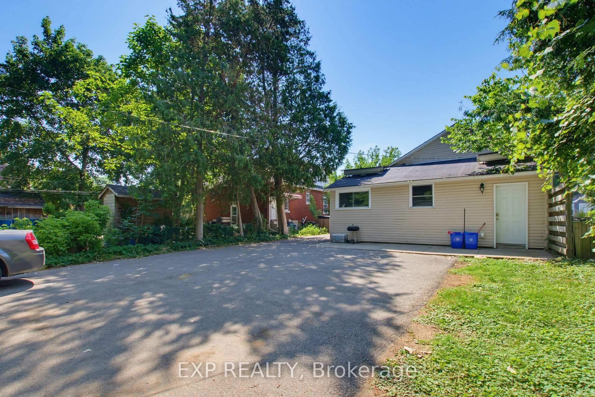 121 Mount Pleasant Avenue photo 39
