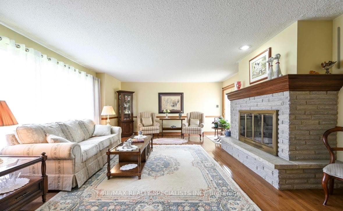 1654 Vaughan Drive photo 6
