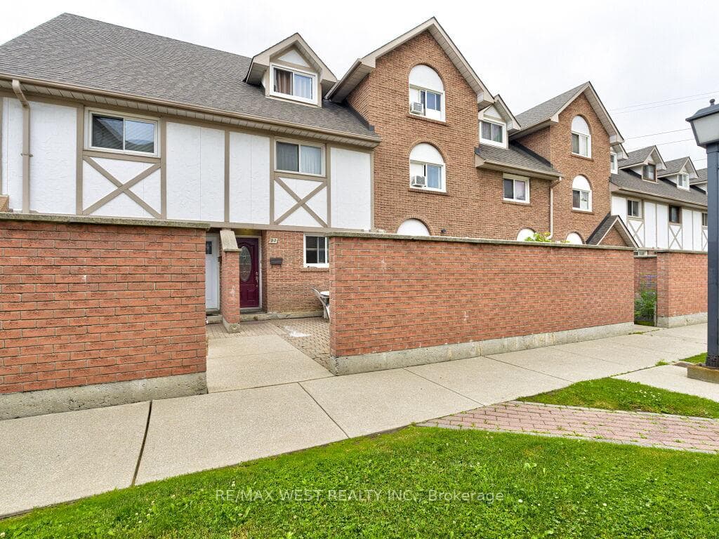 83 Irwin Road Unit 22 photo 1
