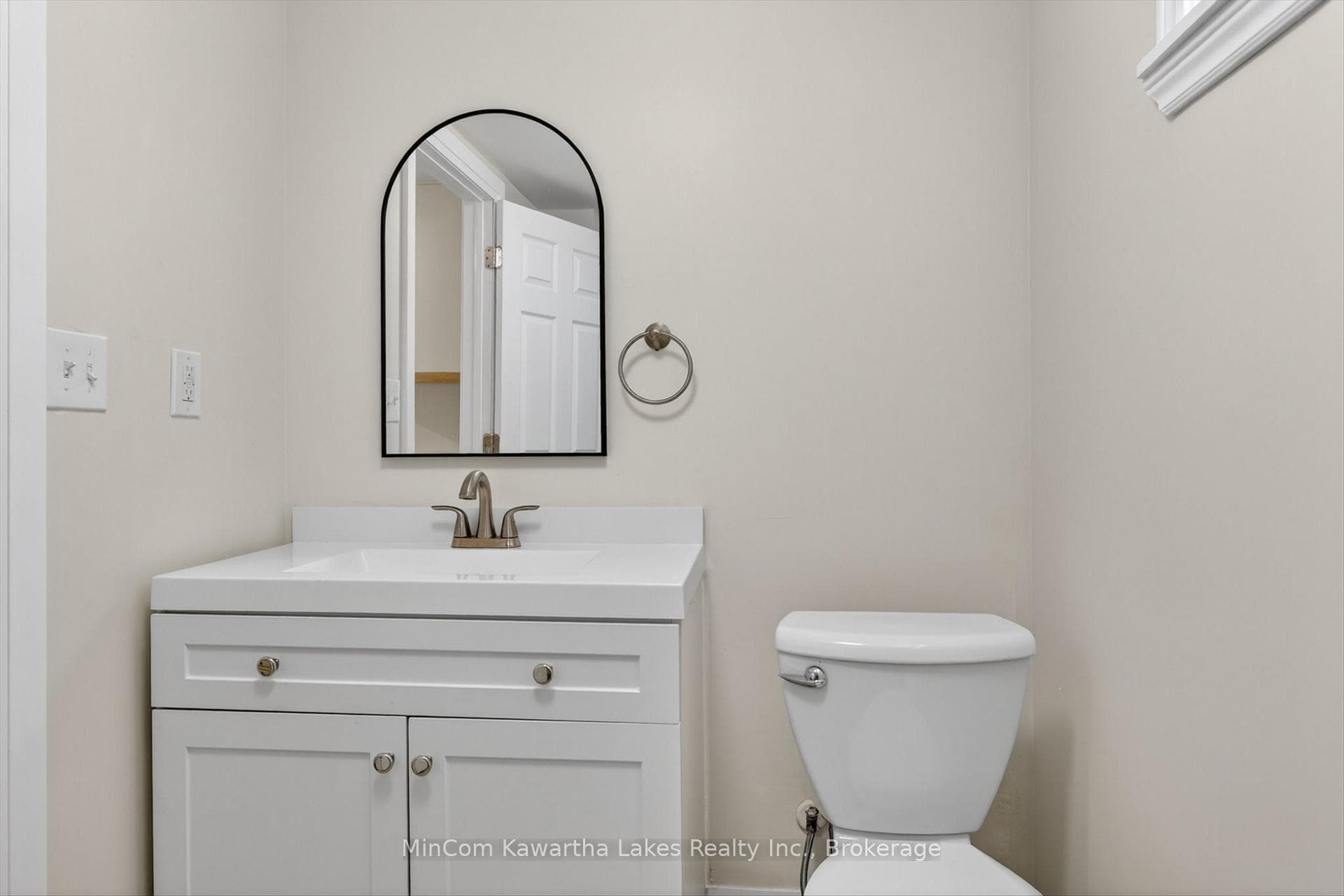 829 Orpington Road photo 28